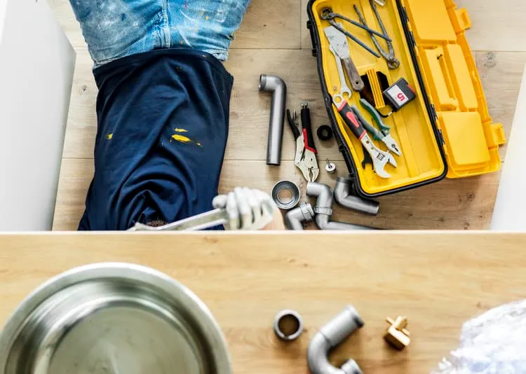 Five Signs You Need To Call A Plumber